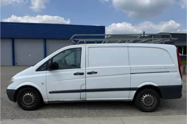Mercedes-Benz Vito (2010) thumbnail 2