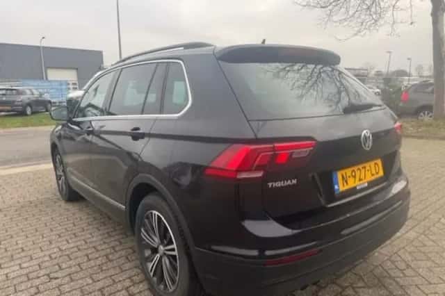 Volkswagen Tiguan (2017) thumbnail 3