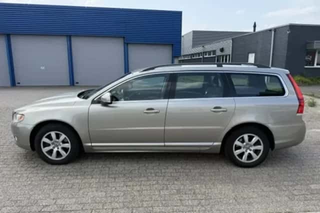 Volvo V70 (2013) thumbnail 2