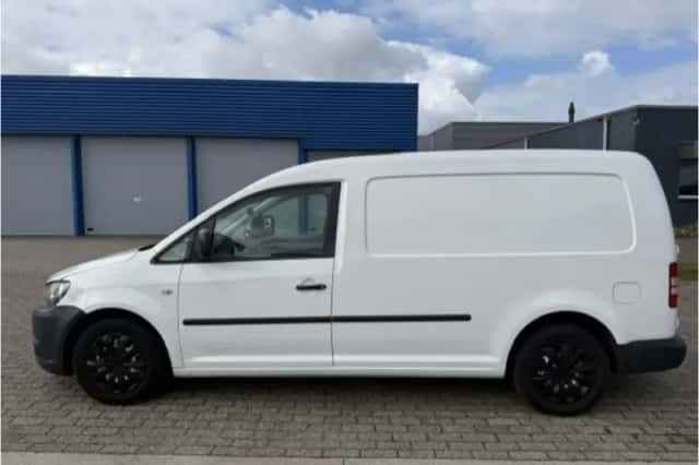Volkswagen  (2012) thumbnail 2