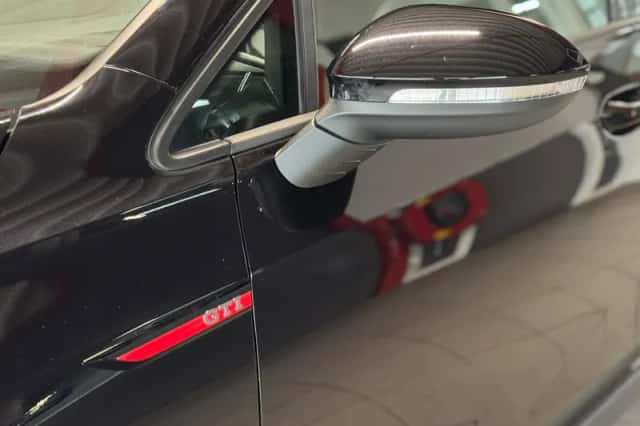 Volkswagen Golf (2021) thumbnail 6