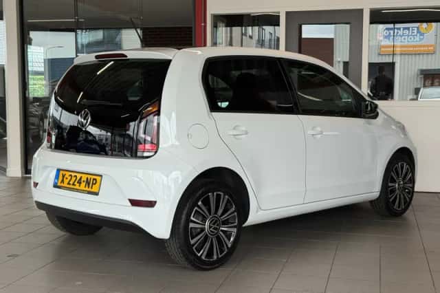 Volkswagen Up! (2020) thumbnail 2
