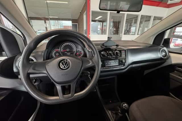 Volkswagen Up! (2020) thumbnail 3