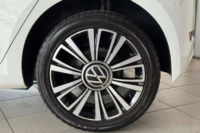 Volkswagen Up! (2020) thumbnail 4