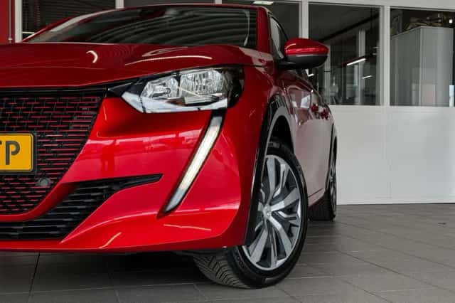 Peugeot e-208 (2020) thumbnail 5