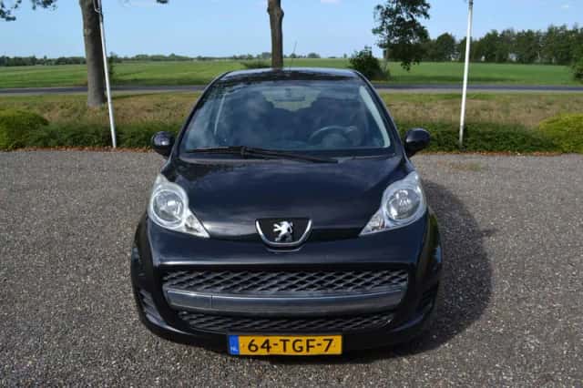Peugeot 107 (2012) thumbnail 3
