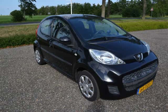 Peugeot 107 (2012) thumbnail 4