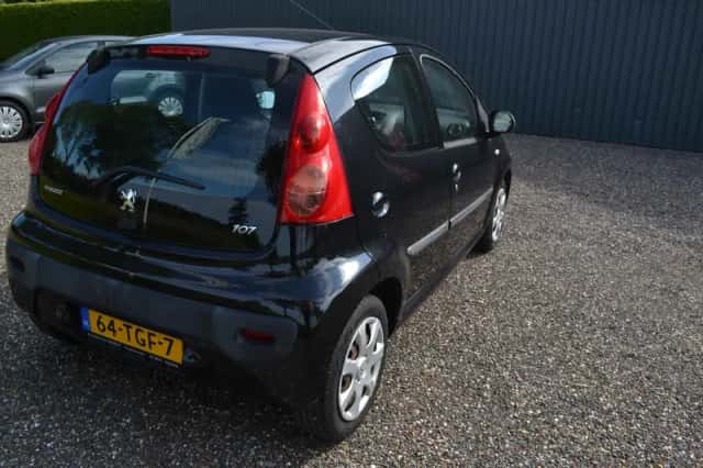 Peugeot 107 (2012) thumbnail 5