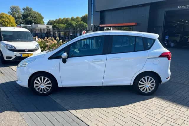 Ford B-Max (2013) thumbnail 3