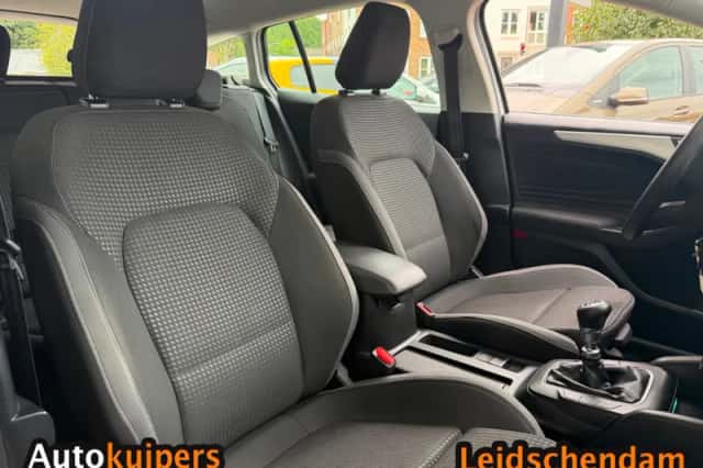 Ford Focus (2020) thumbnail 5