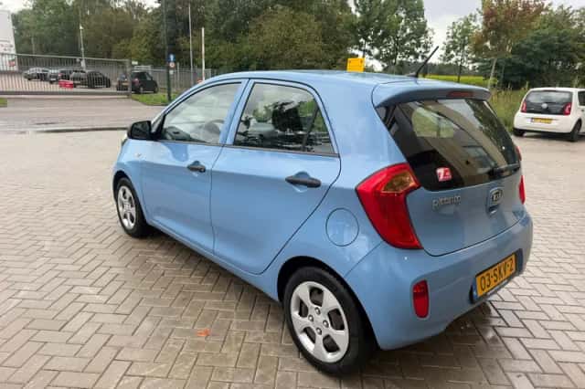 Kia Picanto (2011) thumbnail 5