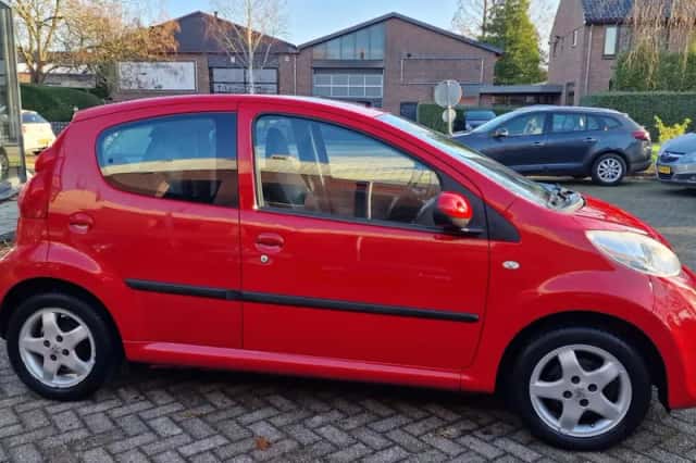 Peugeot 107 (2007) thumbnail 6