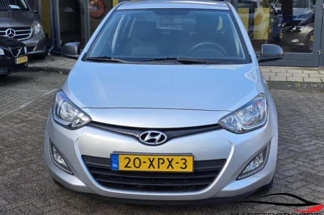 Hyundai i20 (2012) thumbnail 1