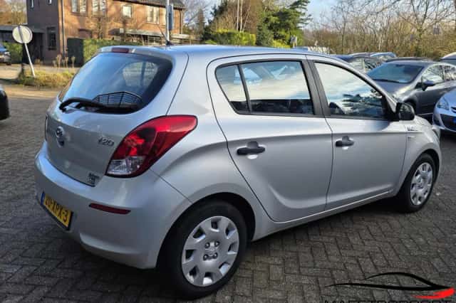 Hyundai i20 (2012) thumbnail 4