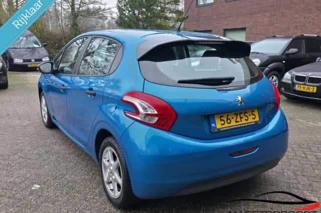 Peugeot 208 (2012) thumbnail 3