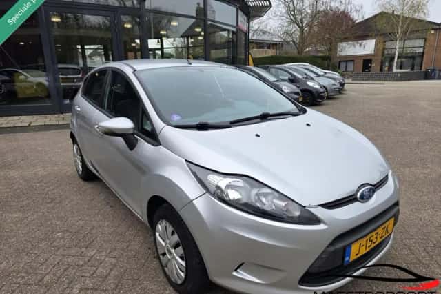 Ford Fiesta (2010) thumbnail 1
