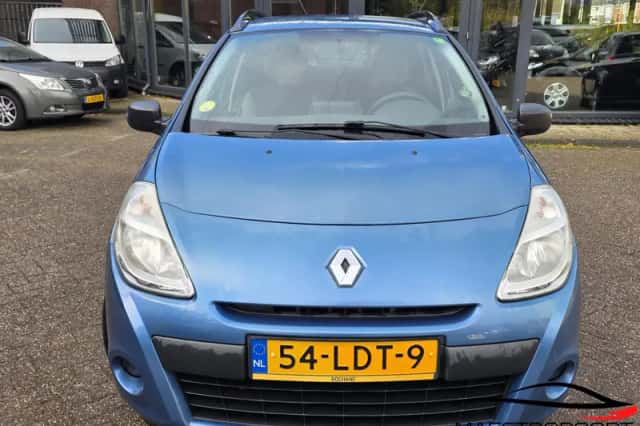 Renault Clio (2010) thumbnail 2