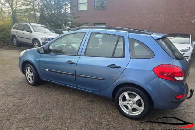 Renault Clio (2010) thumbnail 5