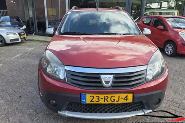 Dacia Sandero (2011) thumbnail 2