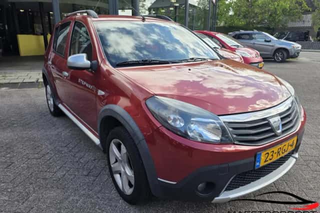 Dacia Sandero (2011) thumbnail 3