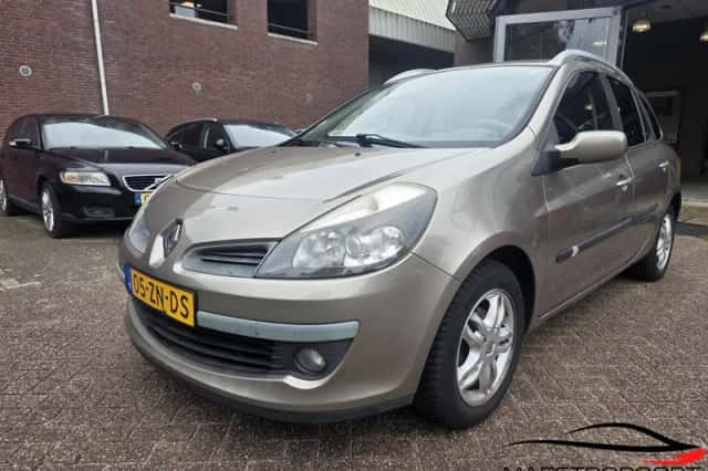 Renault Clio (2008) thumbnail 3