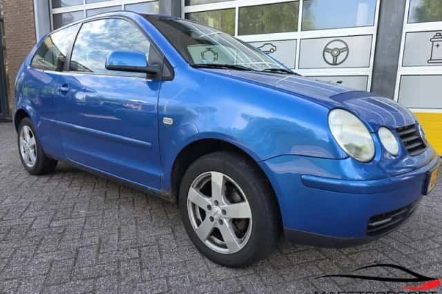 Volkswagen Polo (2005) thumbnail 3
