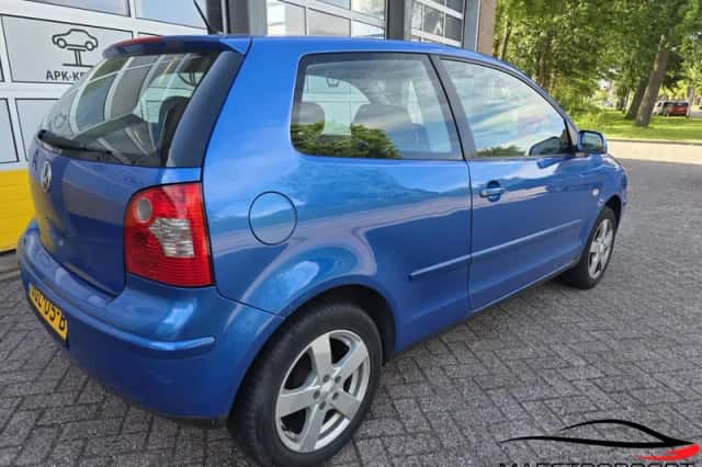 Volkswagen Polo (2005) thumbnail 4
