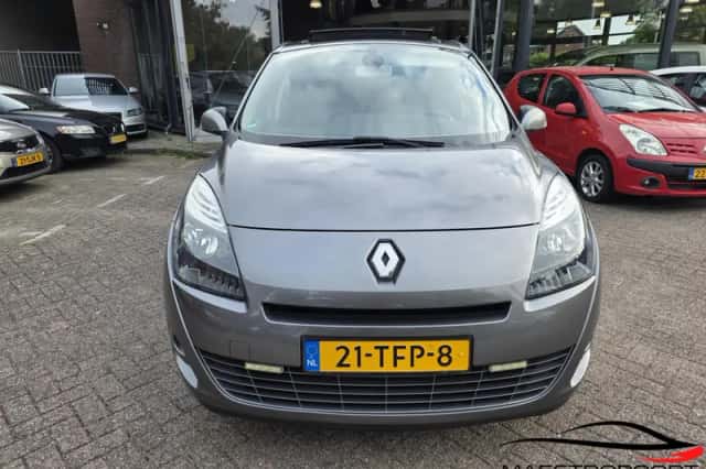 Renault Scénic (2012) thumbnail 2
