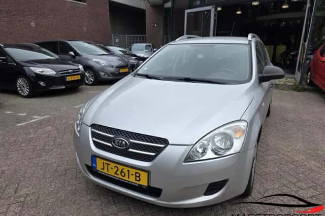 Kia Cee'd (2008) thumbnail 2