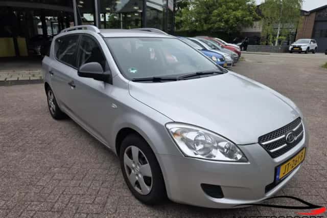 Kia Cee'd (2008) thumbnail 4