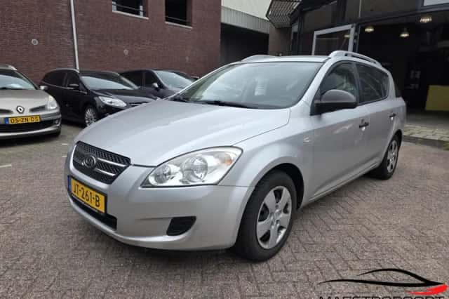 Kia Cee'd (2008) thumbnail 5