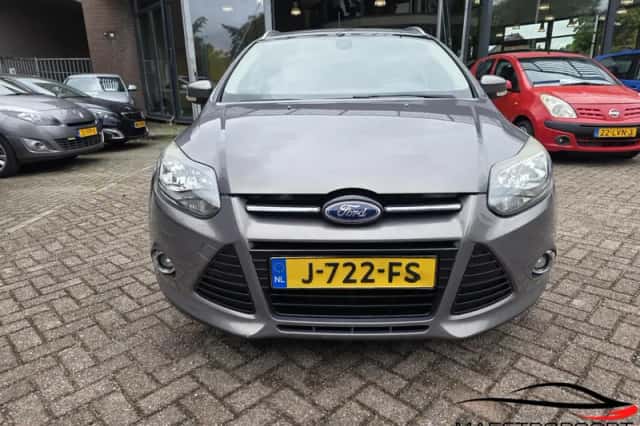Ford Focus (2012) thumbnail 2