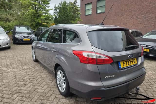 Ford Focus (2012) thumbnail 4
