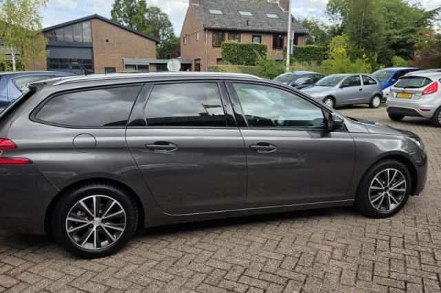 Peugeot 308 (2016) thumbnail 6