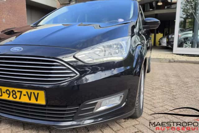 Ford C-Max (2015) thumbnail 4