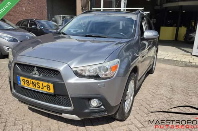 Mitsubishi ASX (2010) thumbnail 1