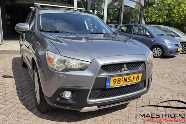 Mitsubishi ASX (2010) thumbnail 4