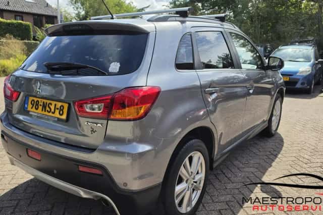 Mitsubishi ASX (2010) thumbnail 5