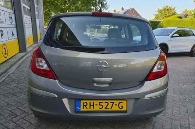 Opel Corsa (2014) thumbnail 6