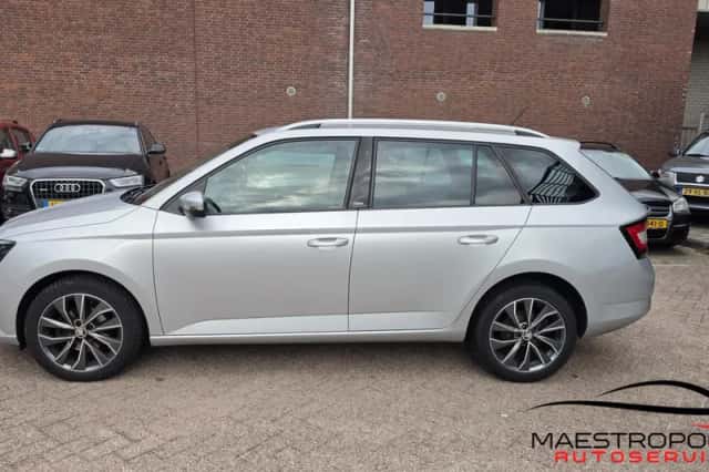 Škoda Fabia (2016) thumbnail 5