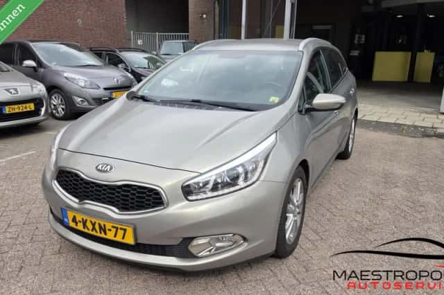 Kia Cee'd (2013) thumbnail 1