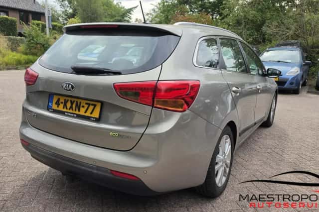 Kia Cee'd (2013) thumbnail 5