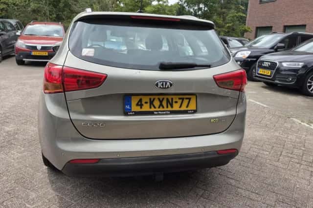 Kia Cee'd (2013) thumbnail 6