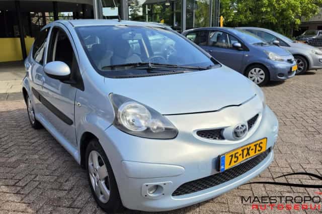 Toyota Aygo (2007) thumbnail 2