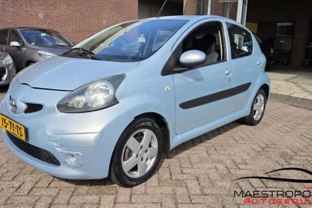 Toyota Aygo (2007) thumbnail 3