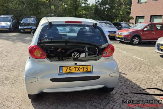 Toyota Aygo (2007) thumbnail 5