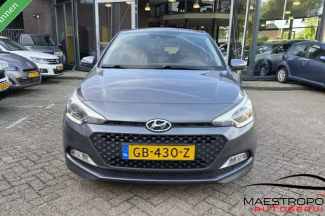 Hyundai i20 (2015) thumbnail 1