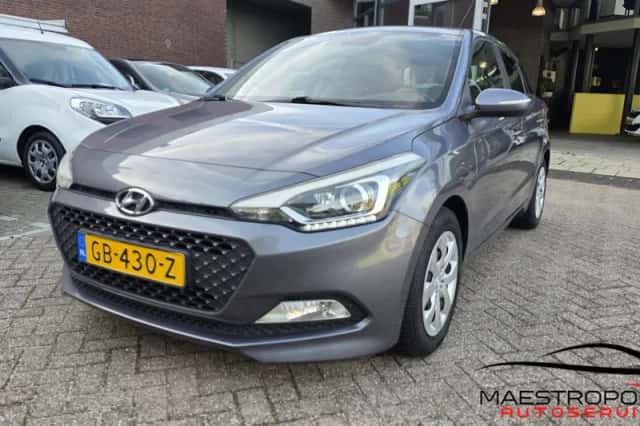 Hyundai i20 (2015) thumbnail 3
