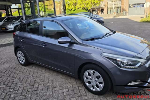 Hyundai i20 (2015) thumbnail 4