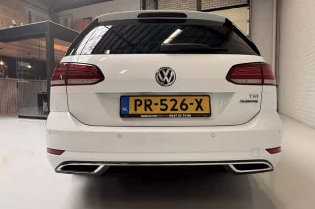 Volkswagen Golf (2017) thumbnail 4